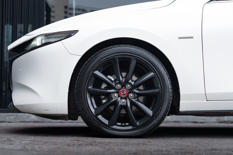 Mazda Mazda3 2022 2.0 SP Sports 100th Anniversary Edition Sedan เบนซิน ไม่ติดแก๊ส เกียร์อัตโนมัติ ขาว รูปที่ 4