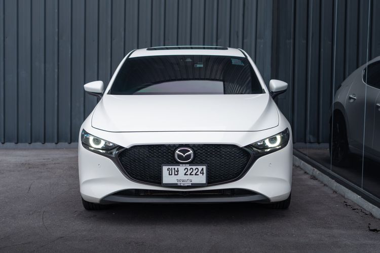 Mazda Mazda3 2022 2.0 SP Sports 100th Anniversary Edition Sedan เบนซิน ไม่ติดแก๊ส เกียร์อัตโนมัติ ขาว รูปที่ 2