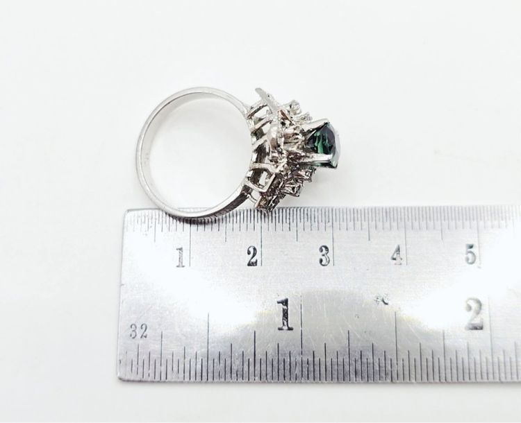 แหวนเงินแท้ งานเก่า พลอยแท้เขียวส่อง 💚ล้อมพลอยขาว🤍 S.52 นน. 4.5 กรัม สวยงาม  รูปที่ 7