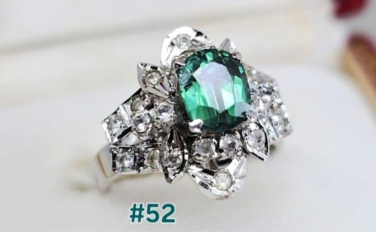 จิวเวอรี่เก่า แหวนเงินแท้ งานเก่า พลอยแท้เขียวส่อง 💚ล้อมพลอยขาว🤍 S.52 นน. 4.5 กรัม สวยงาม 
