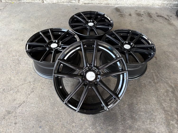 ล้อแม็กขอบ17 5รู114 กว้าง7.5 ออฟ42 สีดำเงา (ล้อทำสีมาใหม่เพื่อความสวยงาม) ไม่มีซ่อม
