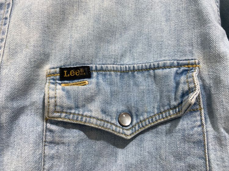 เสื้อเชิ้ตยีนส์ LEE รุ่นเก่า made in USA  แท้ 💯 size วัดจริงขนาด อก 22 ยาว 29 นิ้ว สภาพดีมาก สีเฟดสวย หายากน่าสะสมครับ รูปที่ 3