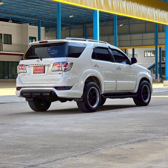 Toyota Fortuner 2013 3.0 V Utility-car ดีเซล ไม่ติดแก๊ส เกียร์อัตโนมัติ ขาว รูปที่ 4