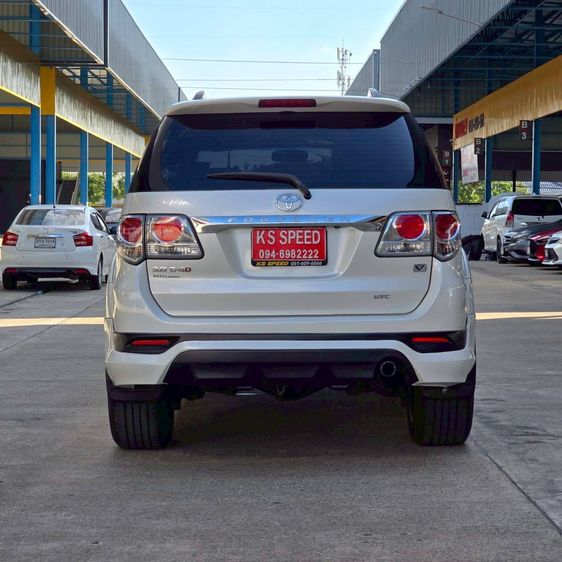 Toyota Fortuner 2013 3.0 V Utility-car ดีเซล ไม่ติดแก๊ส เกียร์อัตโนมัติ ขาว รูปที่ 3