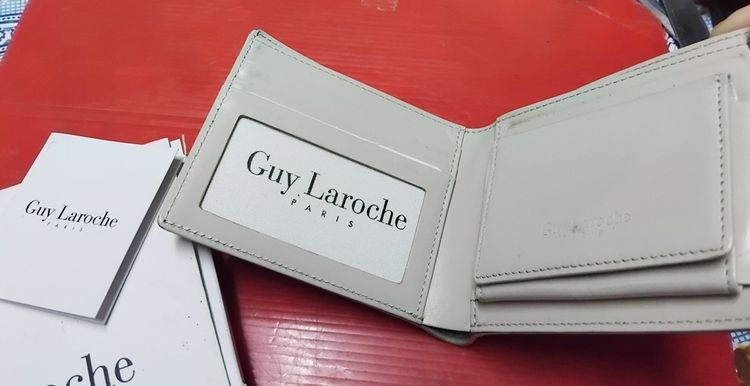กระเป๋าสตางค์ Guy Laroche แท้ พร้อมกล่อง แถม อีก 1 ใบ รูปที่ 2