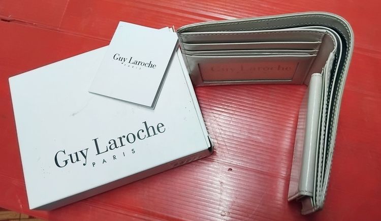 กระเป๋าสตางค์ Guy Laroche แท้ พร้อมกล่อง แถม อีก 1 ใบ รูปที่ 3