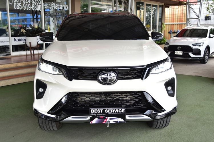 Toyota Fortuner 2022 2.4 Legender Utility-car ดีเซล ไม่ติดแก๊ส เกียร์อัตโนมัติ ขาว รูปที่ 2