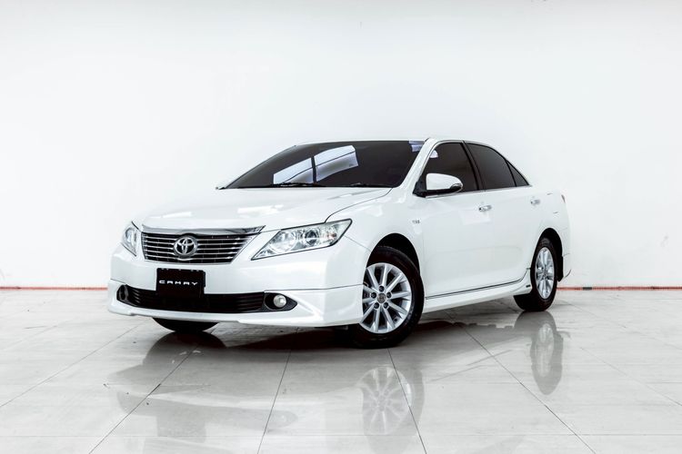 รถ Toyota Camry 2.0 G Extremo สี ขาว