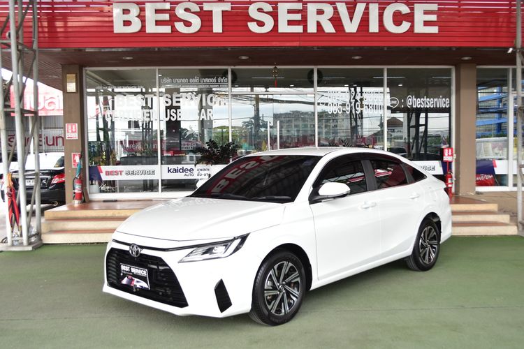 รถ Toyota Yaris ATIV 1.2 Premium สี ขาว