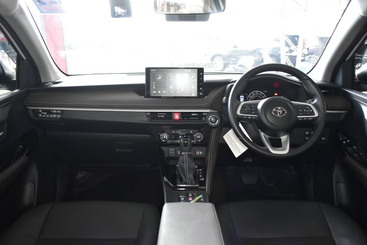 Toyota Yaris ATIV 2024 1.2 Premium Sedan เบนซิน ไม่ติดแก๊ส เกียร์อัตโนมัติ ขาว รูปที่ 4