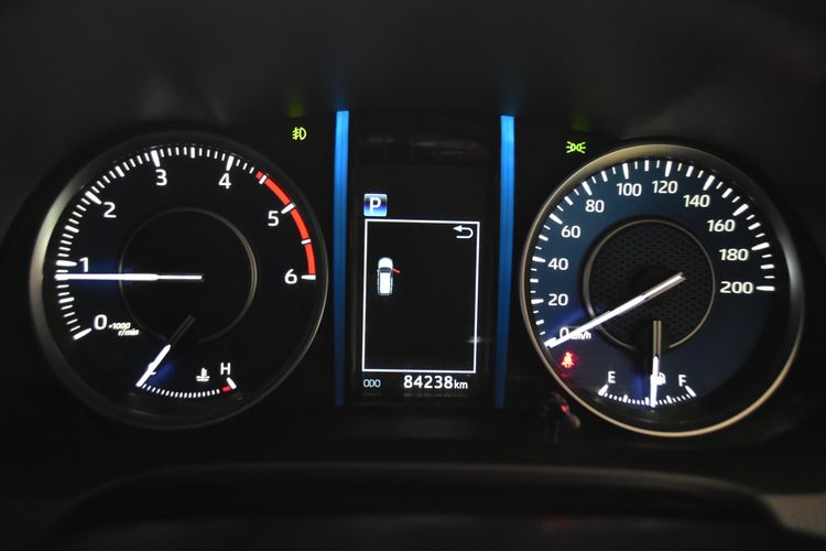 Toyota Fortuner 2021 2.4 V Utility-car ดีเซล ไม่ติดแก๊ส เกียร์อัตโนมัติ ขาว รูปที่ 4