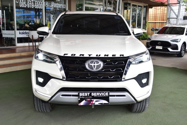 Toyota Fortuner 2021 2.4 V Utility-car ดีเซล ไม่ติดแก๊ส เกียร์อัตโนมัติ ขาว รูปที่ 2
