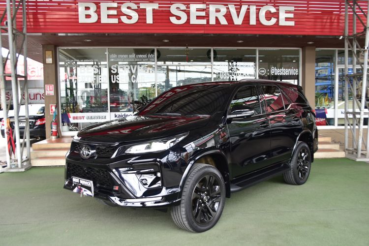 Toyota Fortuner 2022 2.8 GR Sport 4WD Utility-car ดีเซล ไม่ติดแก๊ส เกียร์อัตโนมัติ ดำ