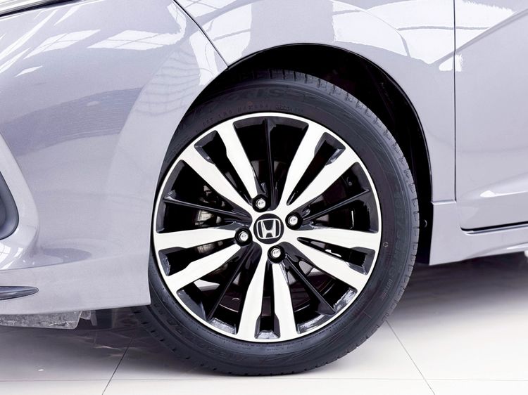 Honda Jazz 2017 1.5 RS i-VTEC Sedan เบนซิน ไม่ติดแก๊ส เกียร์อัตโนมัติ เทา รูปที่ 4