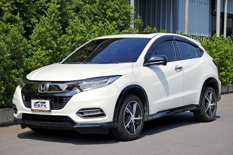 รถ Honda HR-V 1.8 RS สี ขาว