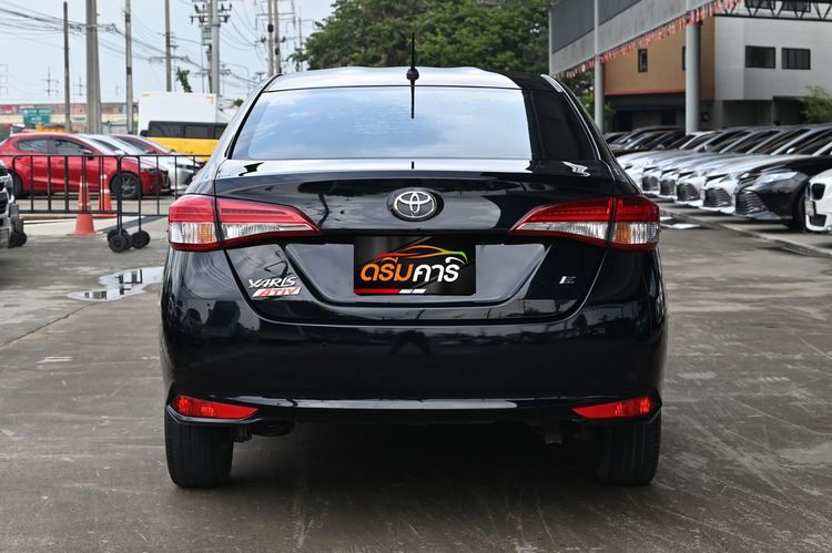 Toyota Yaris ATIV 2018 1.2 E Sedan เบนซิน ไม่ติดแก๊ส เกียร์อัตโนมัติ ดำ รูปที่ 4