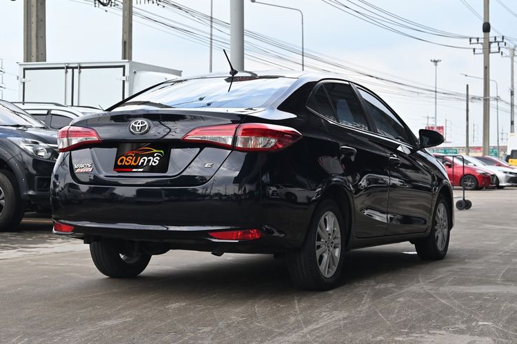 Toyota Yaris ATIV 2018 1.2 E Sedan เบนซิน ไม่ติดแก๊ส เกียร์อัตโนมัติ ดำ รูปที่ 3