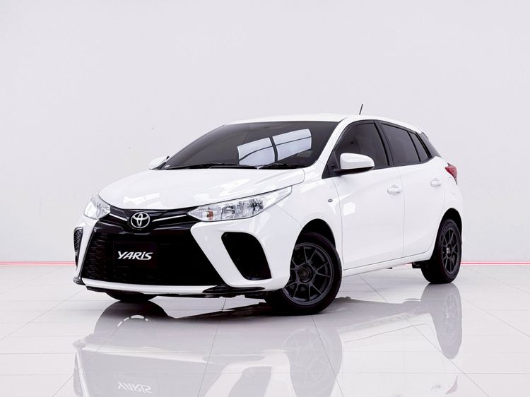 รถ Toyota Yaris 1.2 Entry สี ขาว