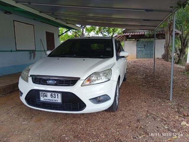 Ford Focus 2011 2.0 Ghia Sedan เบนซิน ไม่ติดแก๊ส เกียร์อัตโนมัติ ขาว รูปที่ 2