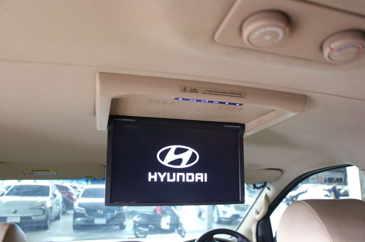 Hyundai H-1  2018 2.5 Deluxe Utility-car ดีเซล ไม่ติดแก๊ส เกียร์อัตโนมัติ ดำ รูปที่ 4
