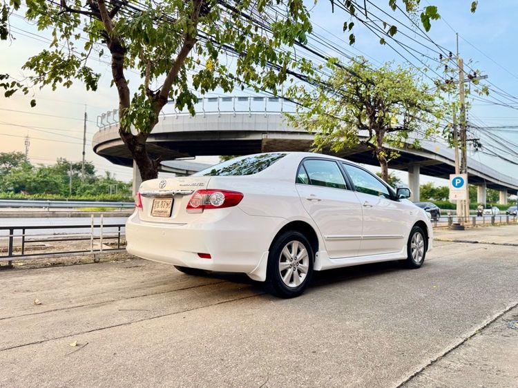 Toyota Altis 2011 1.8 E Sedan เบนซิน ไม่ติดแก๊ส เกียร์อัตโนมัติ ขาว รูปที่ 4
