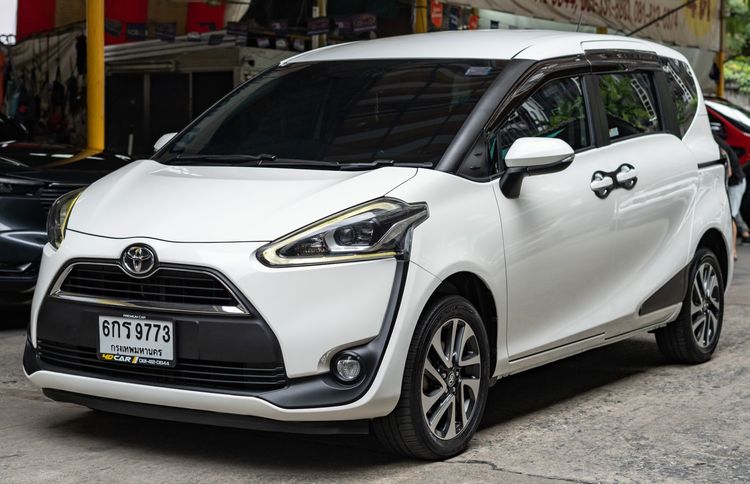 Toyota Sienta 2017 1.5 V Utility-car เบนซิน ไม่ติดแก๊ส เกียร์อัตโนมัติ ขาว รูปที่ 2