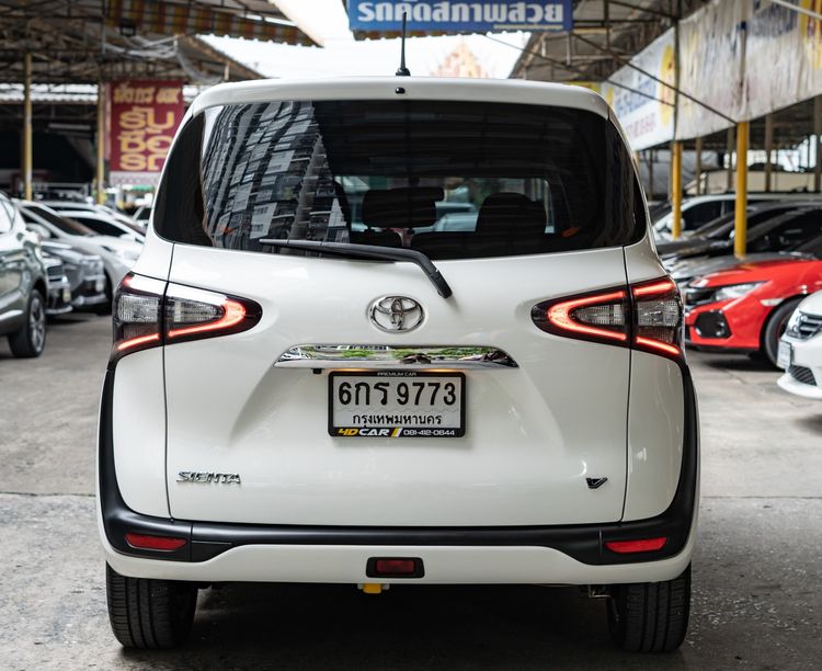 Toyota Sienta 2017 1.5 V Utility-car เบนซิน ไม่ติดแก๊ส เกียร์อัตโนมัติ ขาว รูปที่ 4