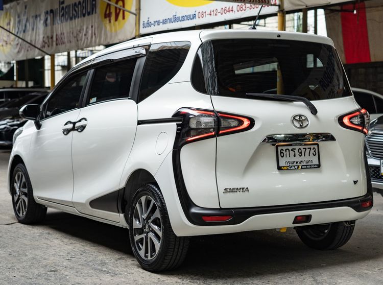 Toyota Sienta 2017 1.5 V Utility-car เบนซิน ไม่ติดแก๊ส เกียร์อัตโนมัติ ขาว รูปที่ 3