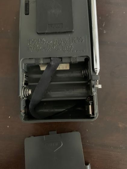 ทีวีขาวดำพกพา Sony Watchman รูปที่ 3