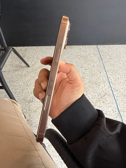 iPhone 16 pro max 256 gb desert titanium ประกัน มีนา 69 รูปที่ 5