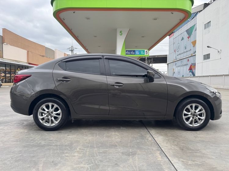 Mazda Mazda 2 2016 1.3 High Connect Sedan เบนซิน ไม่ติดแก๊ส เกียร์อัตโนมัติ น้ำตาล รูปที่ 3