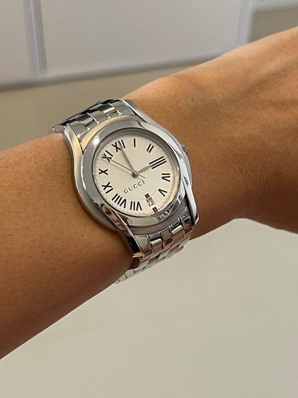 GUCCI 5500M 34 mm White Dial Swiss Quartz Steel Swiss Watch รูปที่ 16