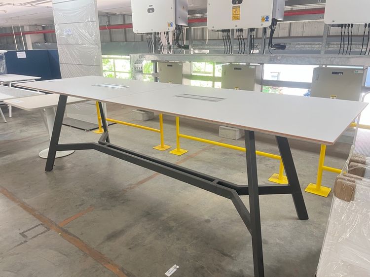 โต๊ะทำงาน Modern High Bench Table with metal frame