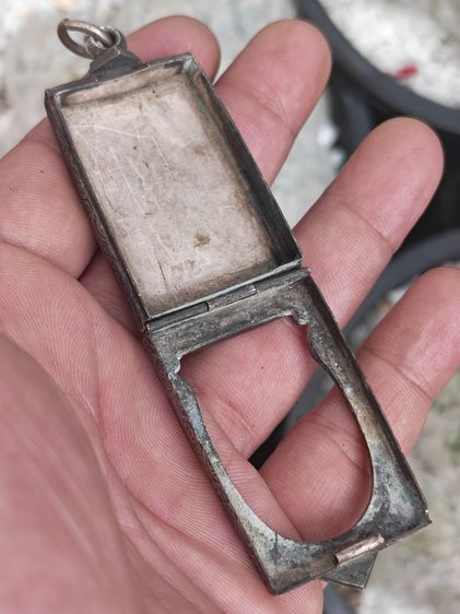 ตลับใส่พระสมเด็จเงินแท้ งานเก่า สวยมาก ราคาเบาๆครับ รูปที่ 9