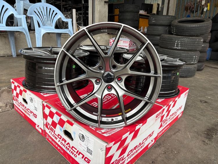 ล้อแม็กมือ1 ขอบ18 ก้านY 5รู114 กว้าง8.5 ออฟ35 สีไฮเปอร์แบล็ก ล้อเบา FLOW FORMING งานSEVENFIFTH งานสวยมากๆ รูปที่ 4