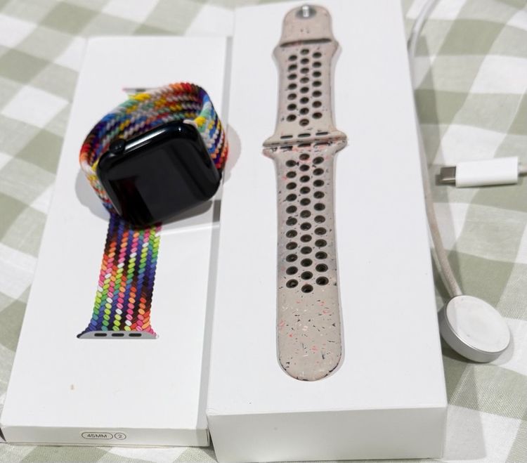 Apple Watch Series 9 รุ่น GPS ตัวเรือนอะลูมิเนียม สีมิดไนท์ 45 มม.  รูปที่ 4