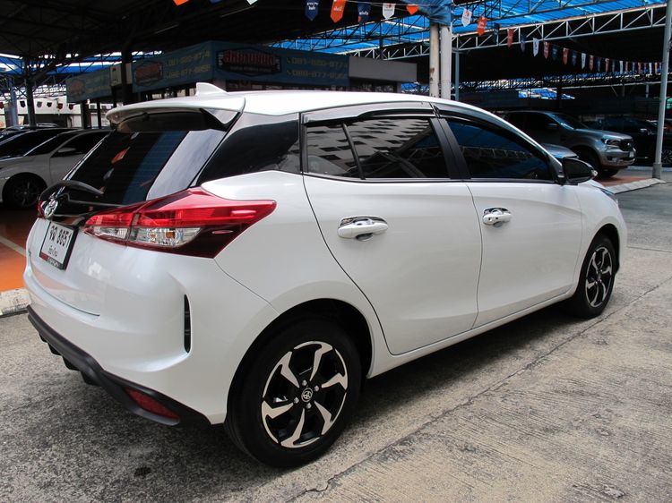 Toyota Yaris ATIV 2023 1.2 Smart Sedan เบนซิน ไม่ติดแก๊ส เกียร์อัตโนมัติ ขาว รูปที่ 2