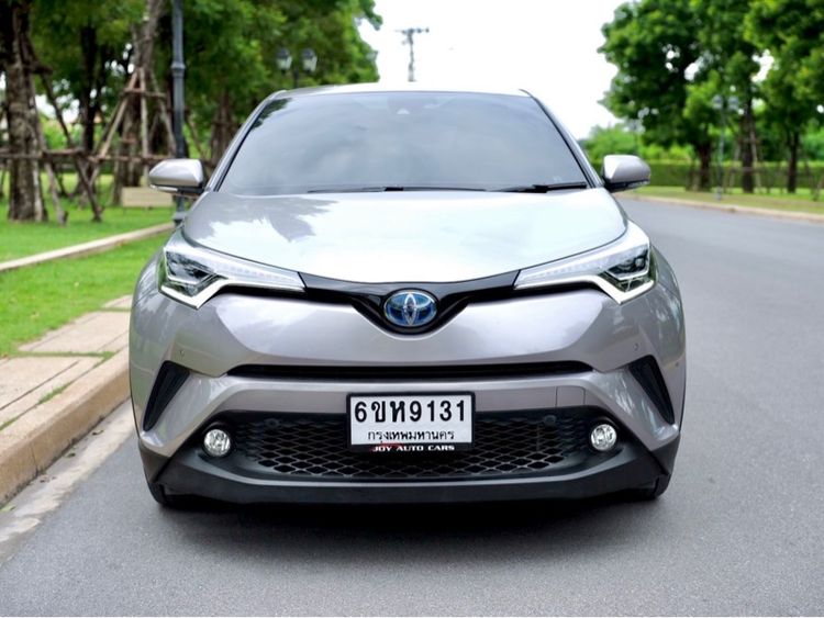 Toyota C-HR 2019 1.8 Hybrid Hi Sedan ไฮบริด ไม่ติดแก๊ส เกียร์อัตโนมัติ เทา รูปที่ 2