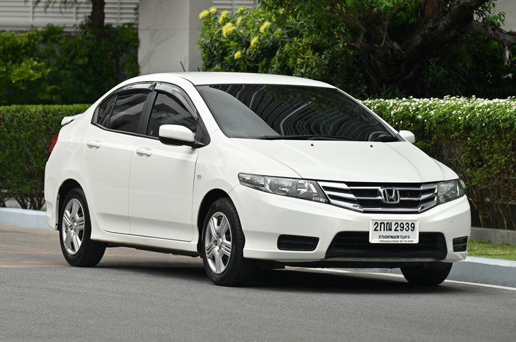 Honda City 2013 1.5 S i-VTEC Sedan เบนซิน ไม่ติดแก๊ส เกียร์อัตโนมัติ ขาว รูปที่ 2