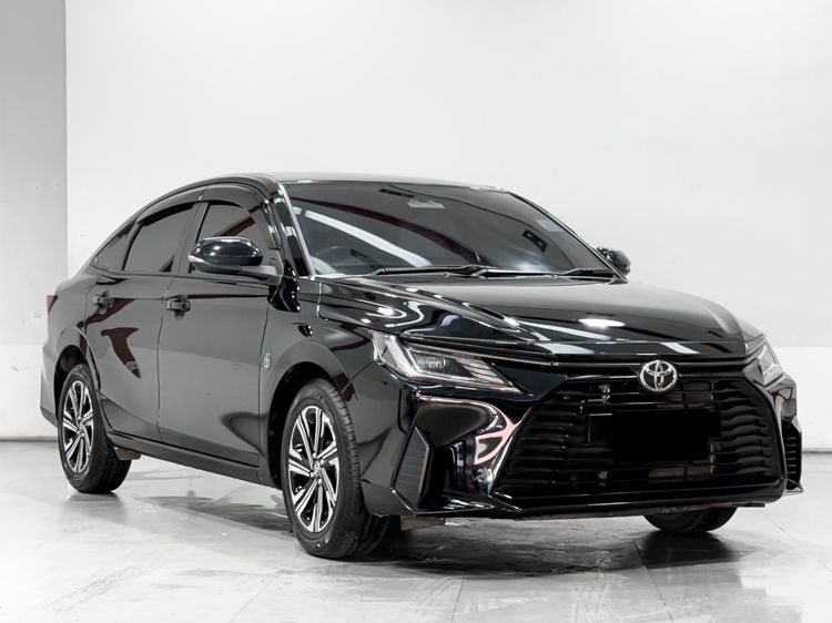 Toyota Yaris ATIV 2025 1.2 Smart Sedan เบนซิน เกียร์อัตโนมัติ ดำ รูปที่ 3