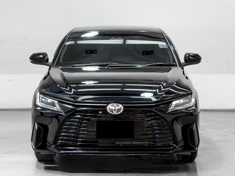 Toyota Yaris ATIV 2025 1.2 Smart Sedan เบนซิน เกียร์อัตโนมัติ ดำ รูปที่ 2