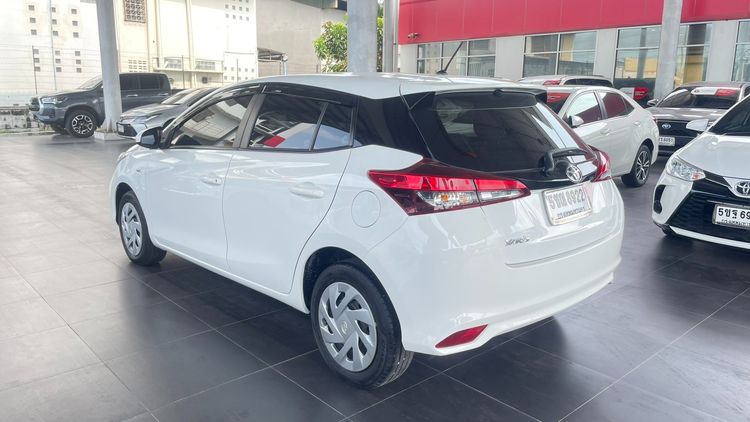 Toyota Yaris 2021 1.2 Entry Sedan เบนซิน ไม่ติดแก๊ส เกียร์อัตโนมัติ ขาว รูปที่ 4