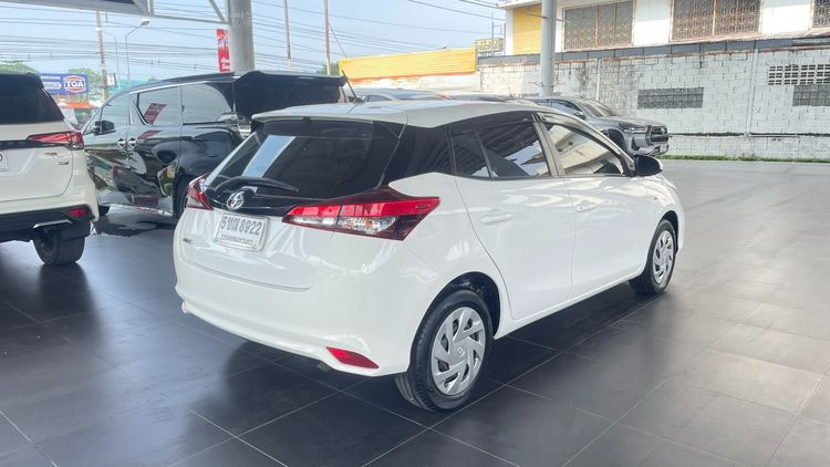 Toyota Yaris 2021 1.2 Entry Sedan เบนซิน ไม่ติดแก๊ส เกียร์อัตโนมัติ ขาว รูปที่ 3