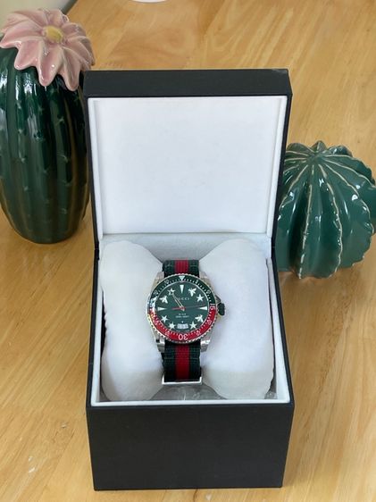 GUCCI DIVE 45MM QUARTZ GREEN DIAL NYLON STRAP MEN'S WATCH YA136339 รูปที่ 4