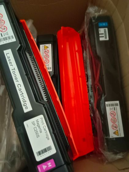 ตลับหมึกเก่า Ricoh  รุ่นใช้กับ SPC216DNQ ยกให้เผื่อนำไป rycycle หรือใช้อะไรได้