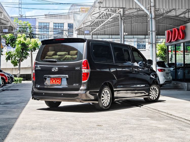 Hyundai H-1  2017 2.5 Elite Van ดีเซล เกียร์อัตโนมัติ น้ำตาล รูปที่ 2