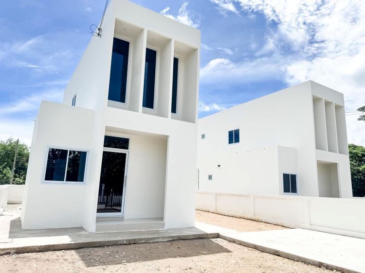 ตกแต่งครบ ขายบ้านเดี่ยวหรู 2 ชั้น บ้านศรีย้อย ต้นธง - ลำพูน บ้านใหม่สไตล์โมเดิร์น ของแถมจัดเต็ม ถูกมาก ใกล้ตัวเมืองลำพูน เชื่อมต่อเชียงใหม่ รูปที่ 2