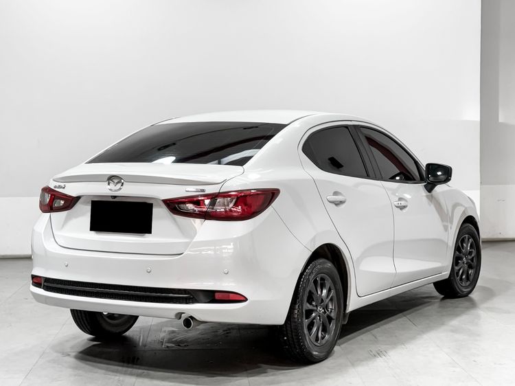 Mazda Mazda 2 2021 1.3 Skyactiv-G S Leather Sedan Sedan เบนซิน เกียร์อัตโนมัติ ขาว รูปที่ 4