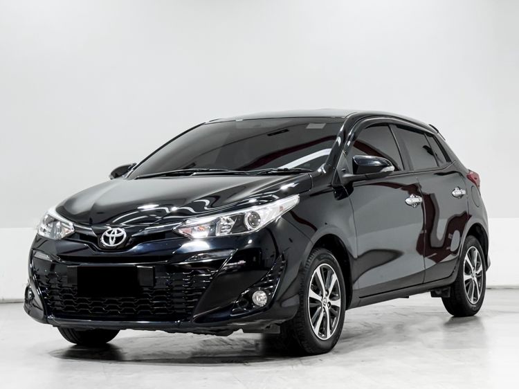 รถ Toyota Yaris 1.2 G สี ดำ