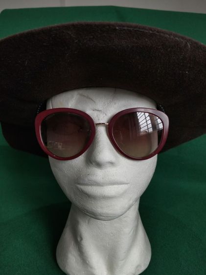 แว่นตากันแดดท่านหญิงแบรนด์ BVLGARI รุ่น 8226-B แท้ made in Italy.กระจก Polarized ขนาด 54-20-140mm.ข้างก้านมีเพชรคริสตัล  รูปที่ 3